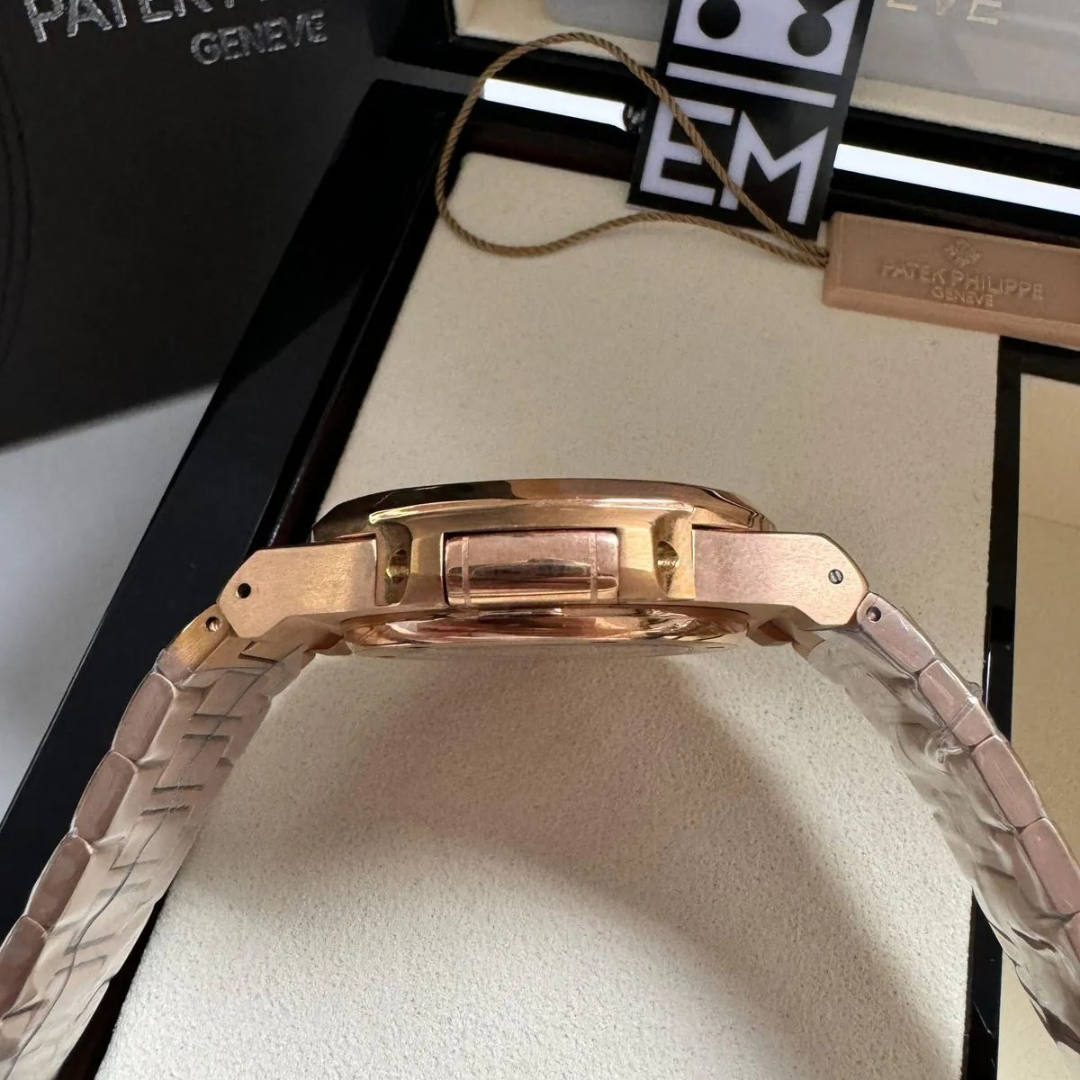 PP Nautilus Rose Gold – Automatic with Full Calendar